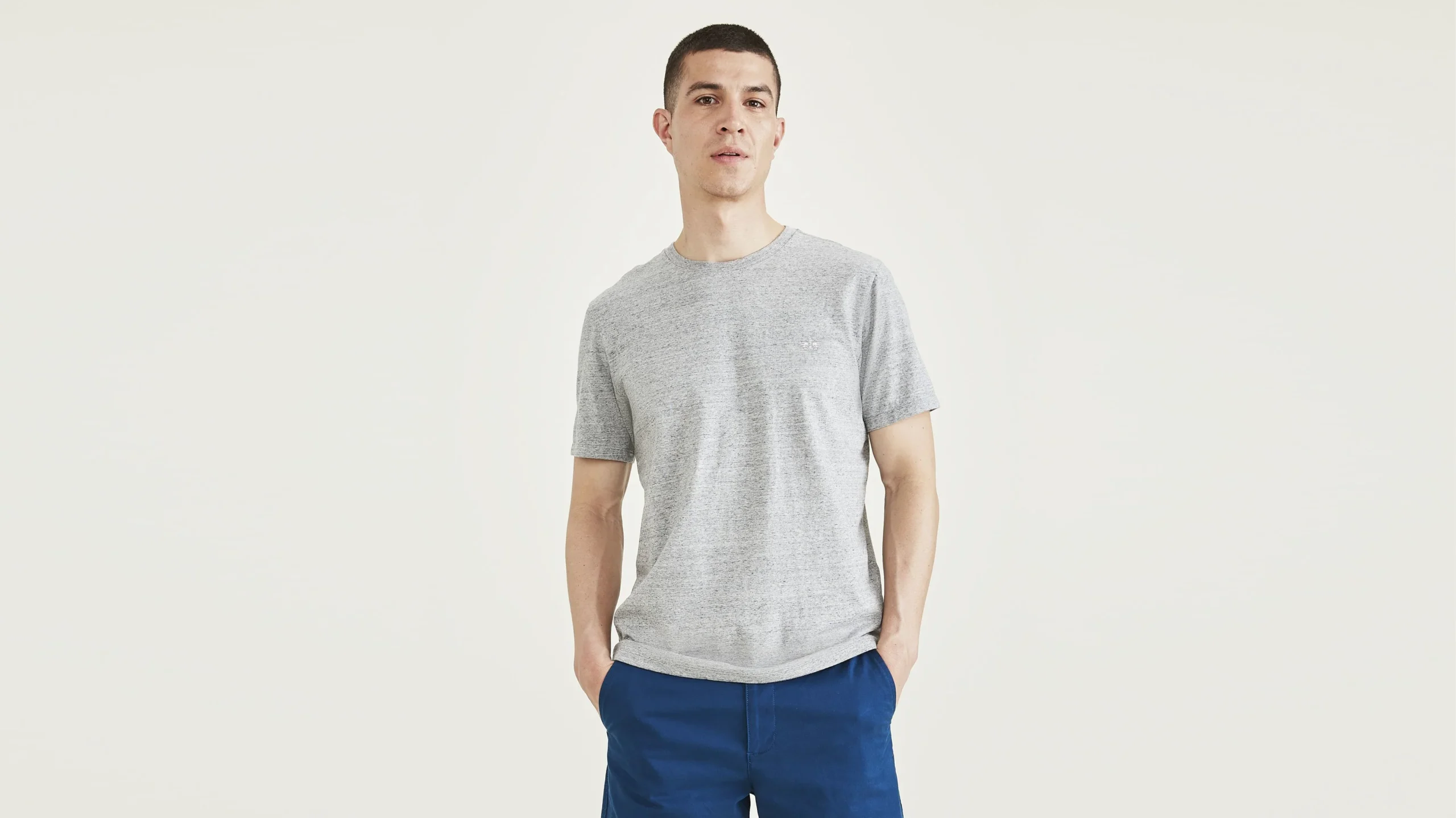 2462-crewneck-tee-slim-fit-1.webp Crewneck Tee, Slim Fit