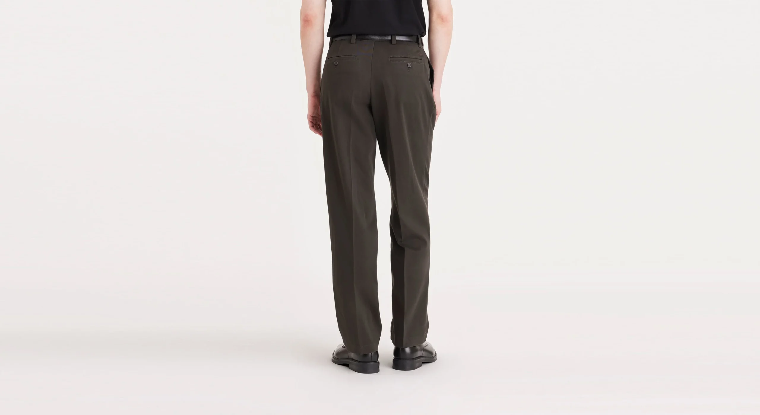 Easy Khakis, Pleated, Classic Fit