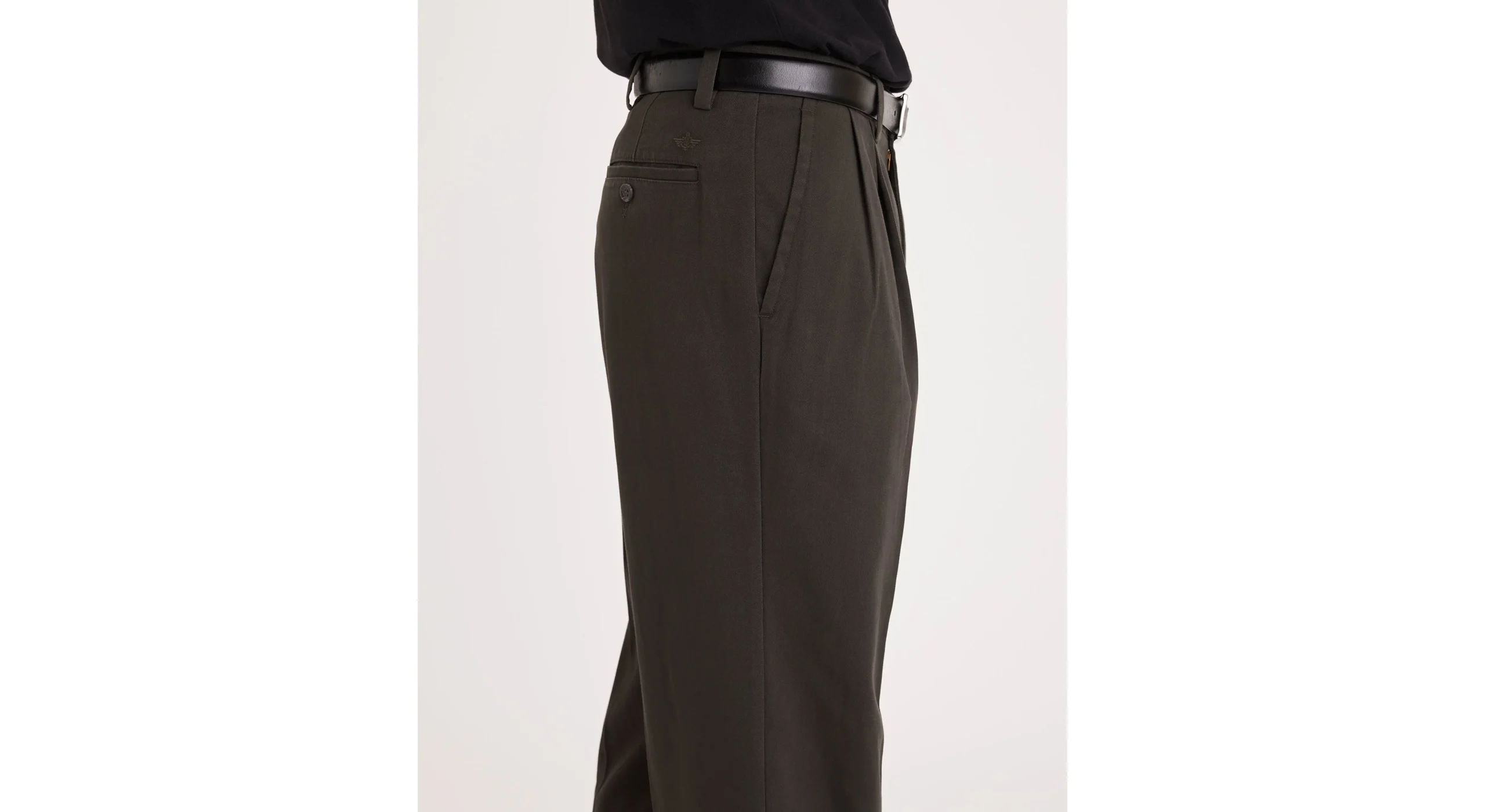 Easy Khakis, Pleated, Classic Fit
