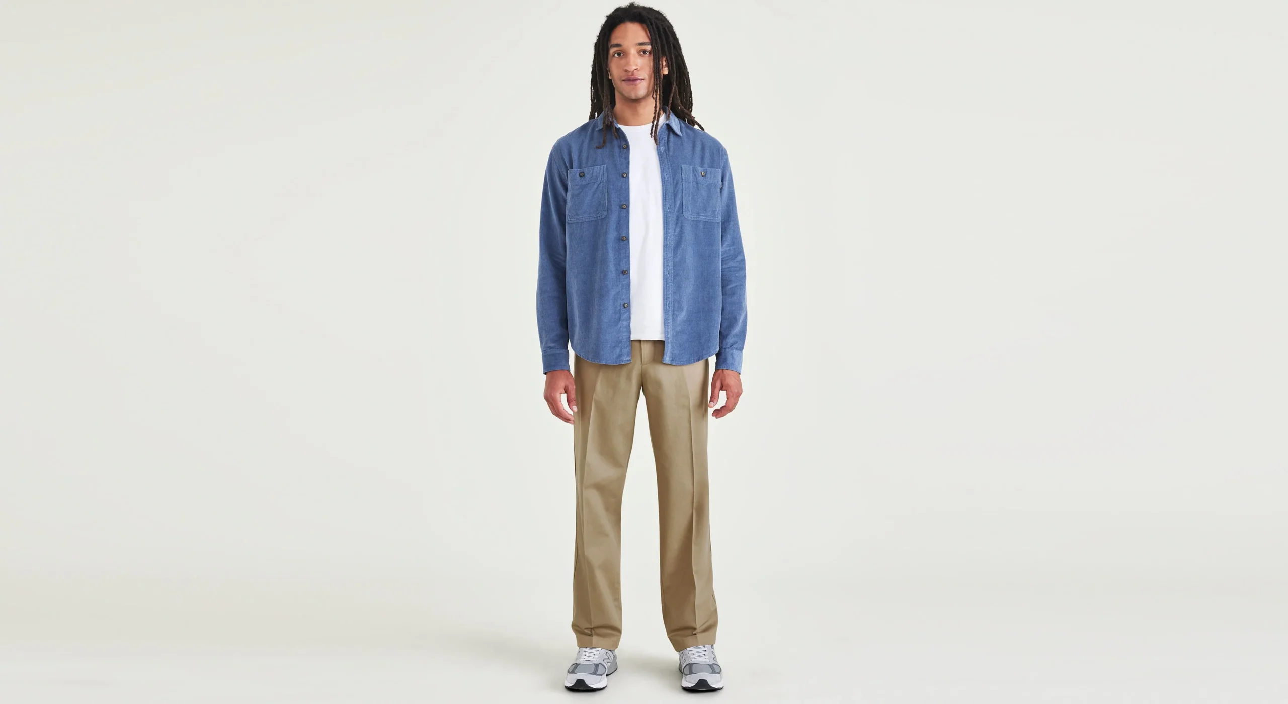 4023-signature-iron-free-khakis-classic-fit-with-stain-defender--1.webp Signature Iron Free Khakis, Classic Fit with Stain Defender®