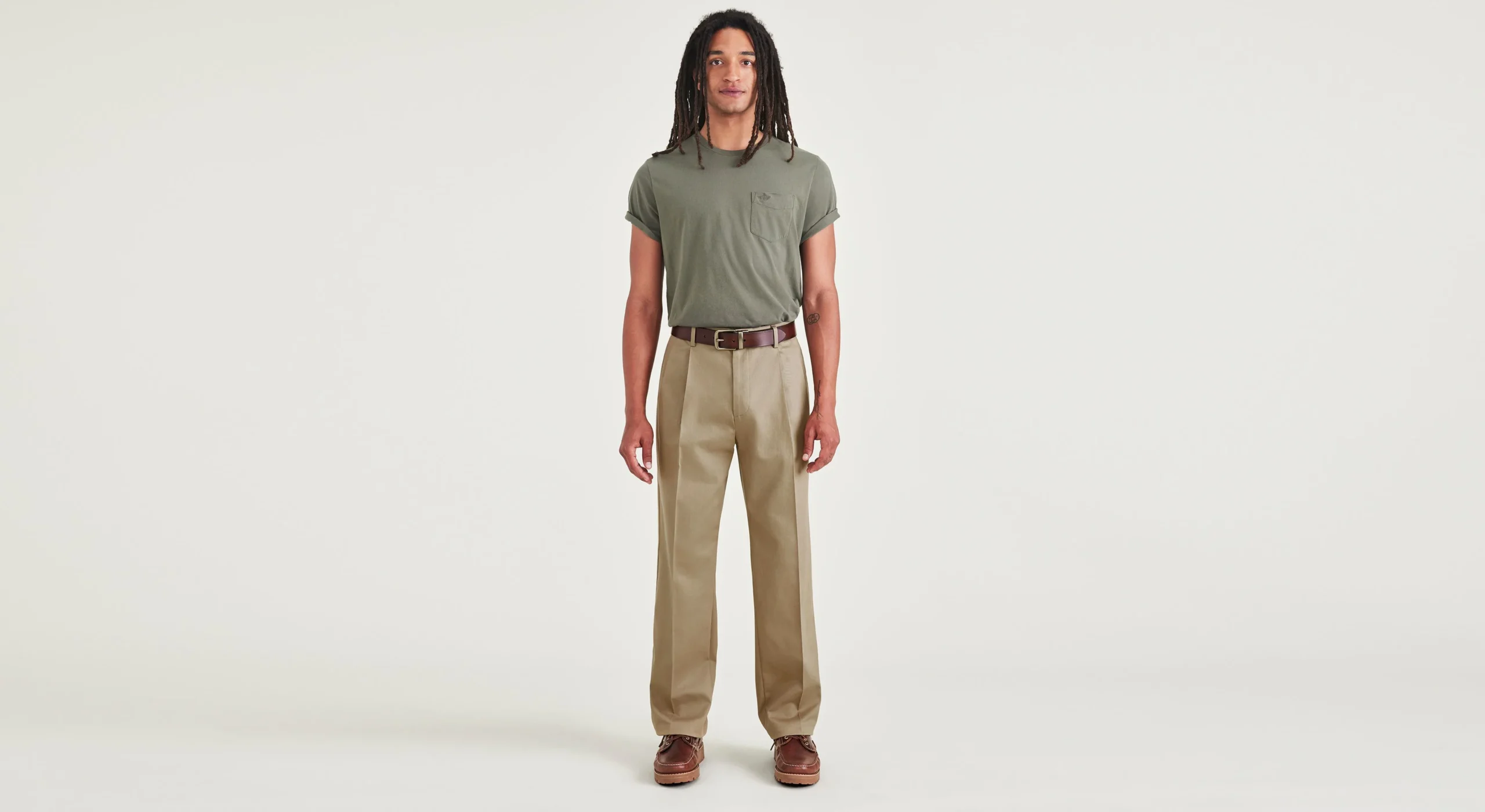 Signature Iron Free Khakis, Pleated, Relaxed Fit with Stain Defender®
