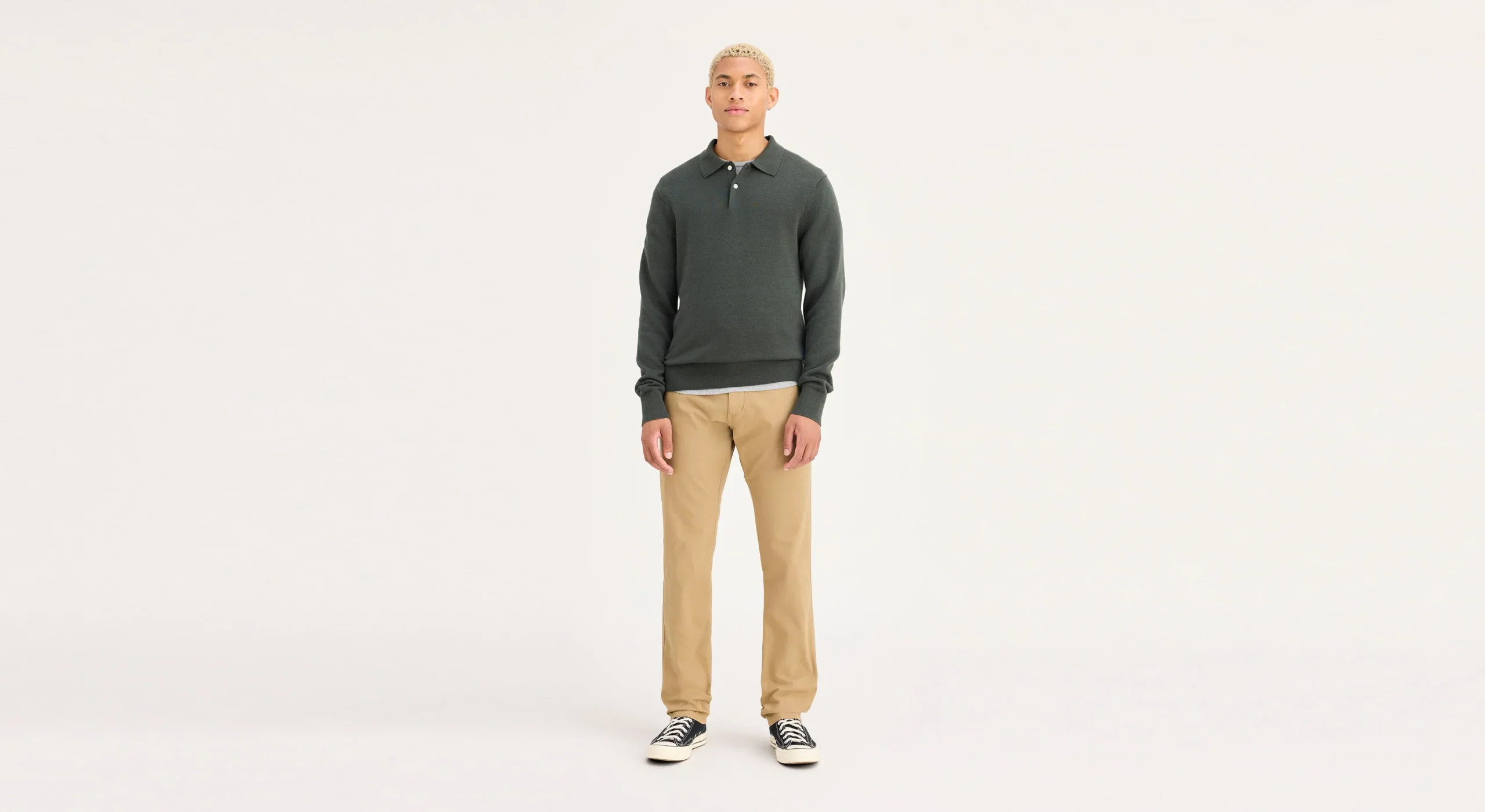 4455-ultimate-chinos-athletic-fit-1.webp Ultimate Chinos, Athletic Fit