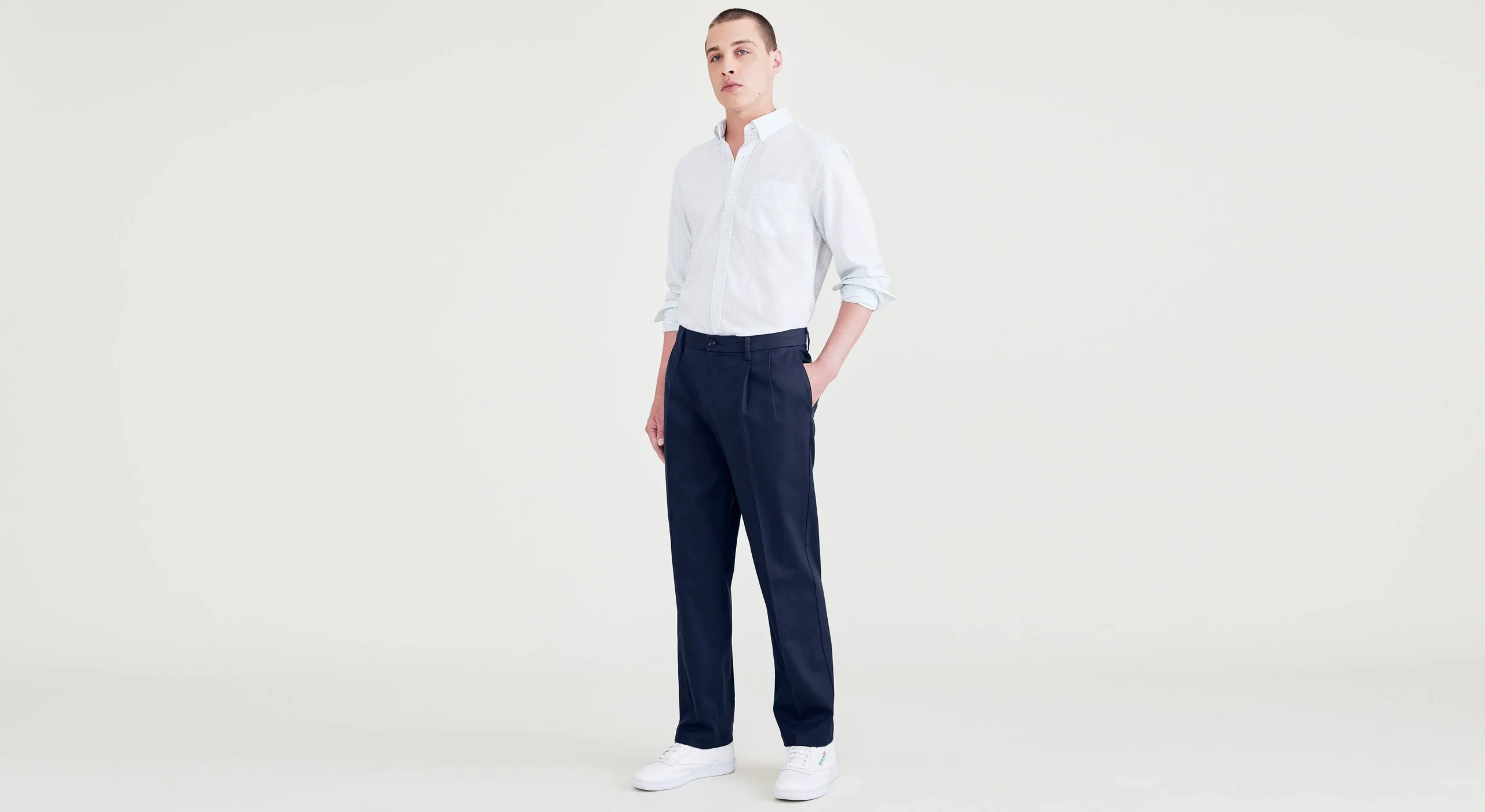4635-signature-iron-free-khakis-pleated-classic-fit-with-stain-defender--1.webp Signature Iron Free Khakis, Pleated, Classic Fit with Stain Defender®