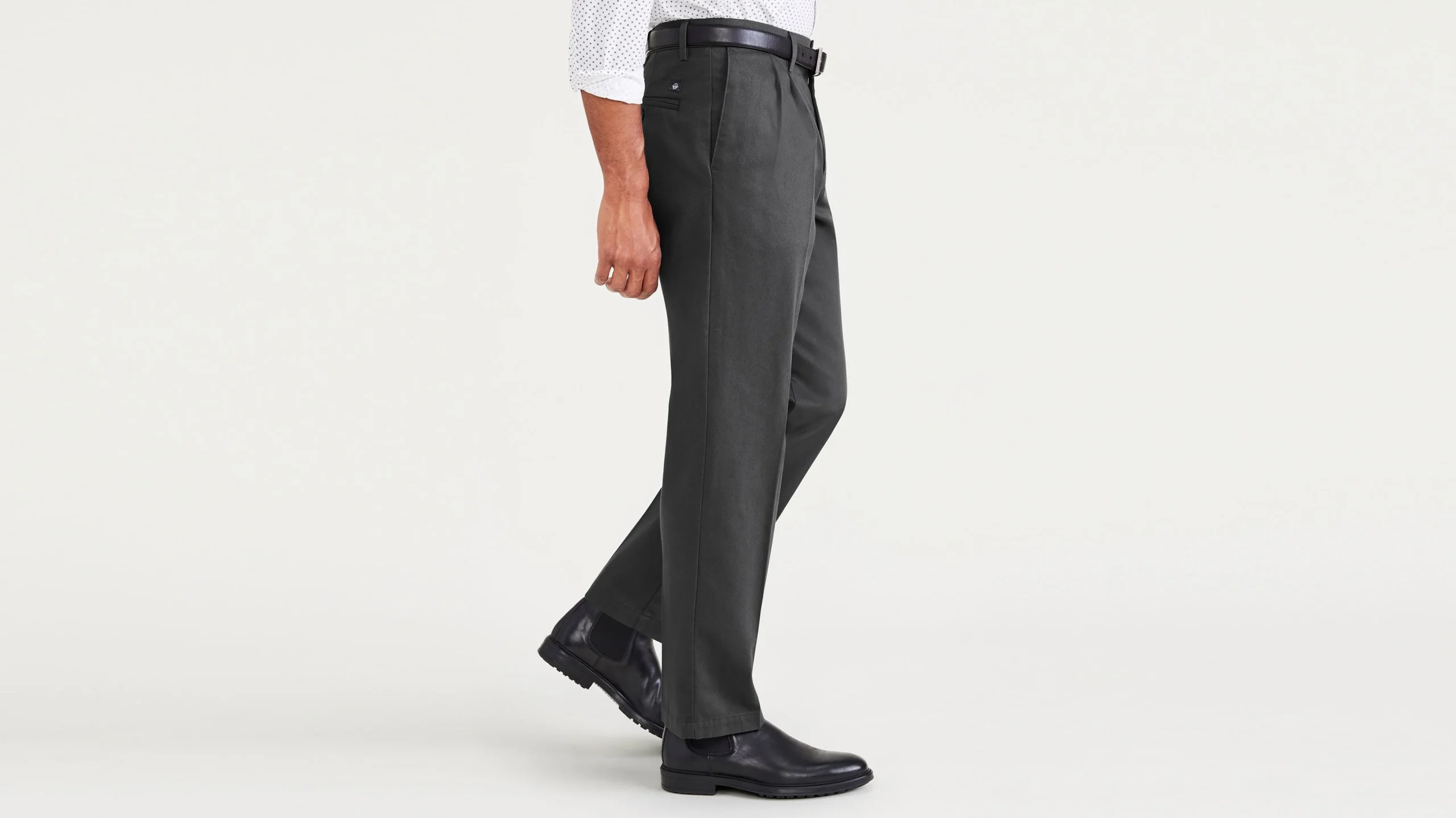 Signature Iron Free Khakis, Pleated, Classic Fit with Stain Defender®