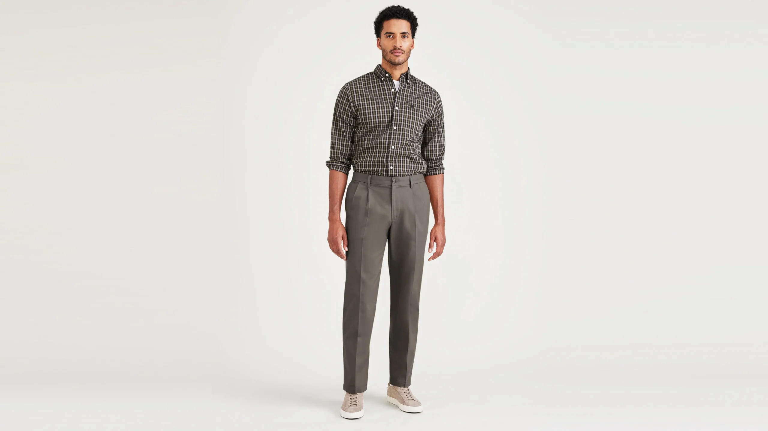 Signature Iron Free Khakis, Pleated, Classic Fit with Stain Defender®