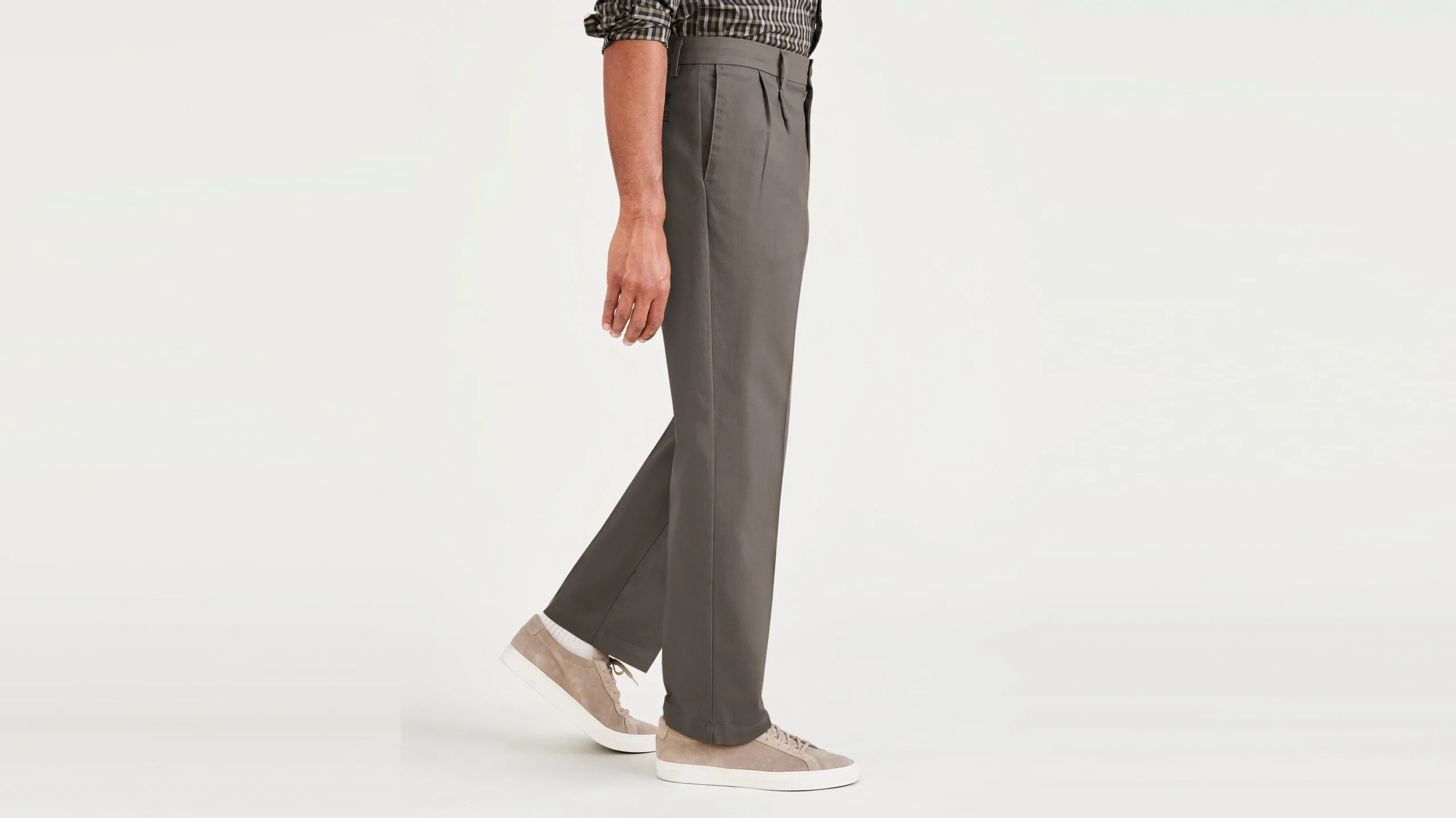 Signature Iron Free Khakis, Pleated, Classic Fit with Stain Defender®