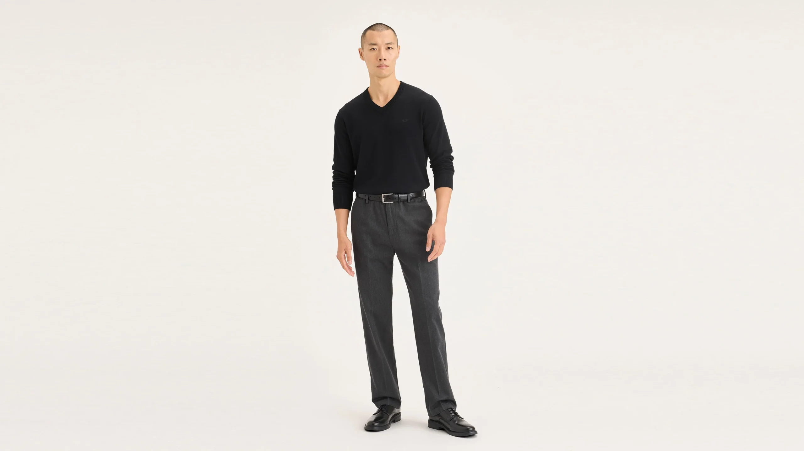 5447-signature-iron-free-khakis-straight-fit-with-stain-defender--1.webp Signature Iron Free Khakis, Straight Fit with Stain Defender®
