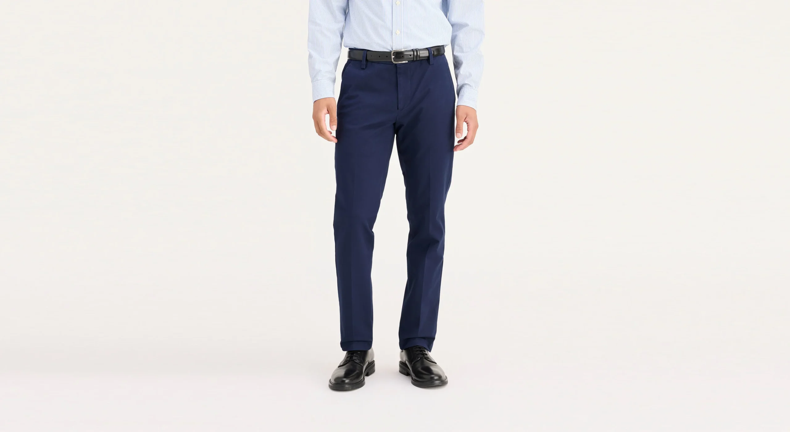 5591-workday-khakis-slim-fit-1.webp Workday Khakis, Slim Fit