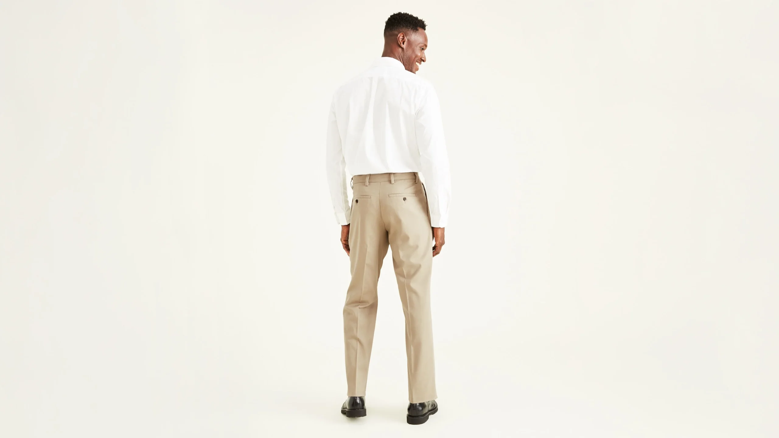Easy Khakis, Pleated, Classic Fit