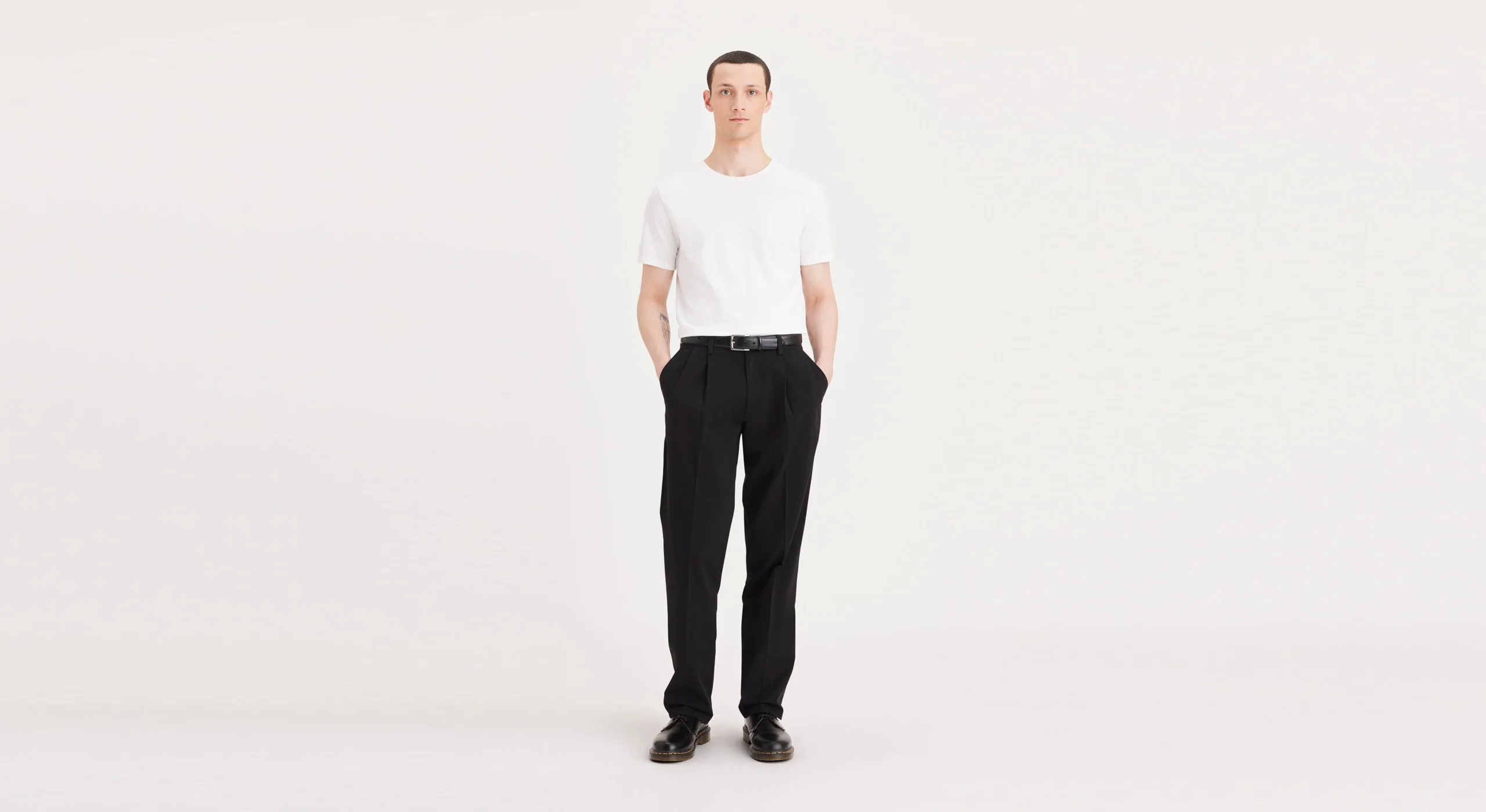 7202-easy-khakis-pleated-classic-fit-1.webp Easy Khakis, Pleated, Classic Fit