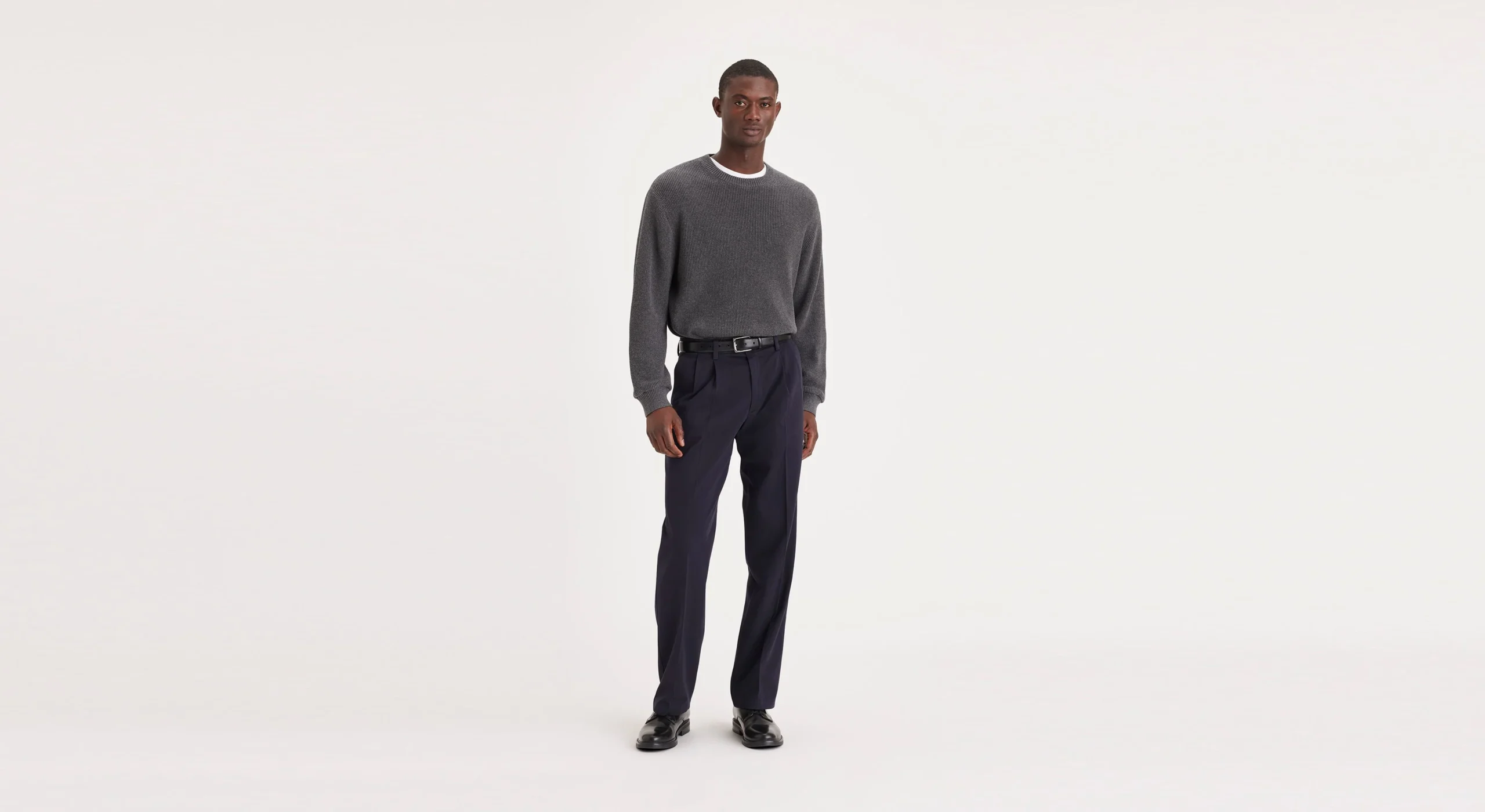 7310-easy-khakis-pleated-classic-fit-1.webp Easy Khakis, Pleated, Classic Fit